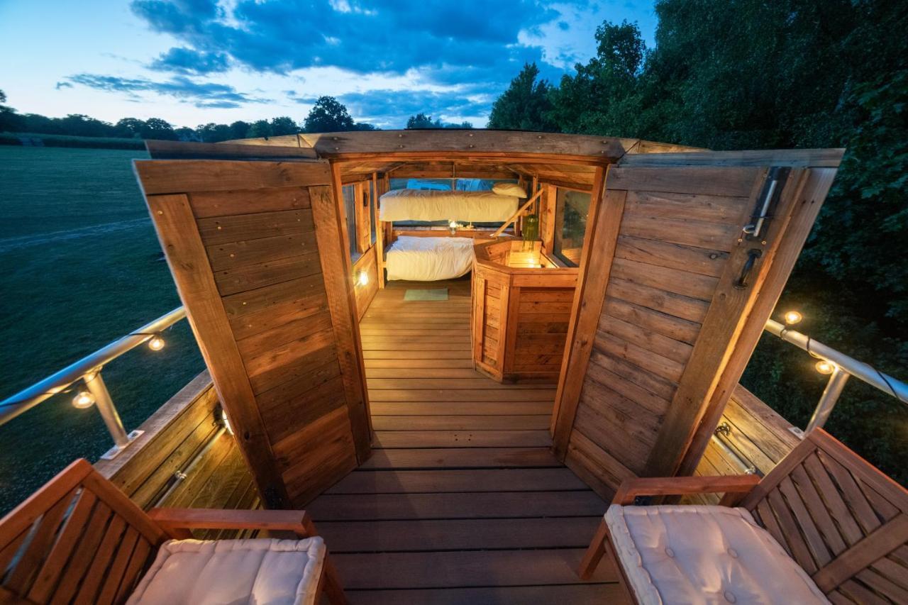 Delightful 2 Bed Double Decker Bus With Hot Tub Uckfield Exterior foto