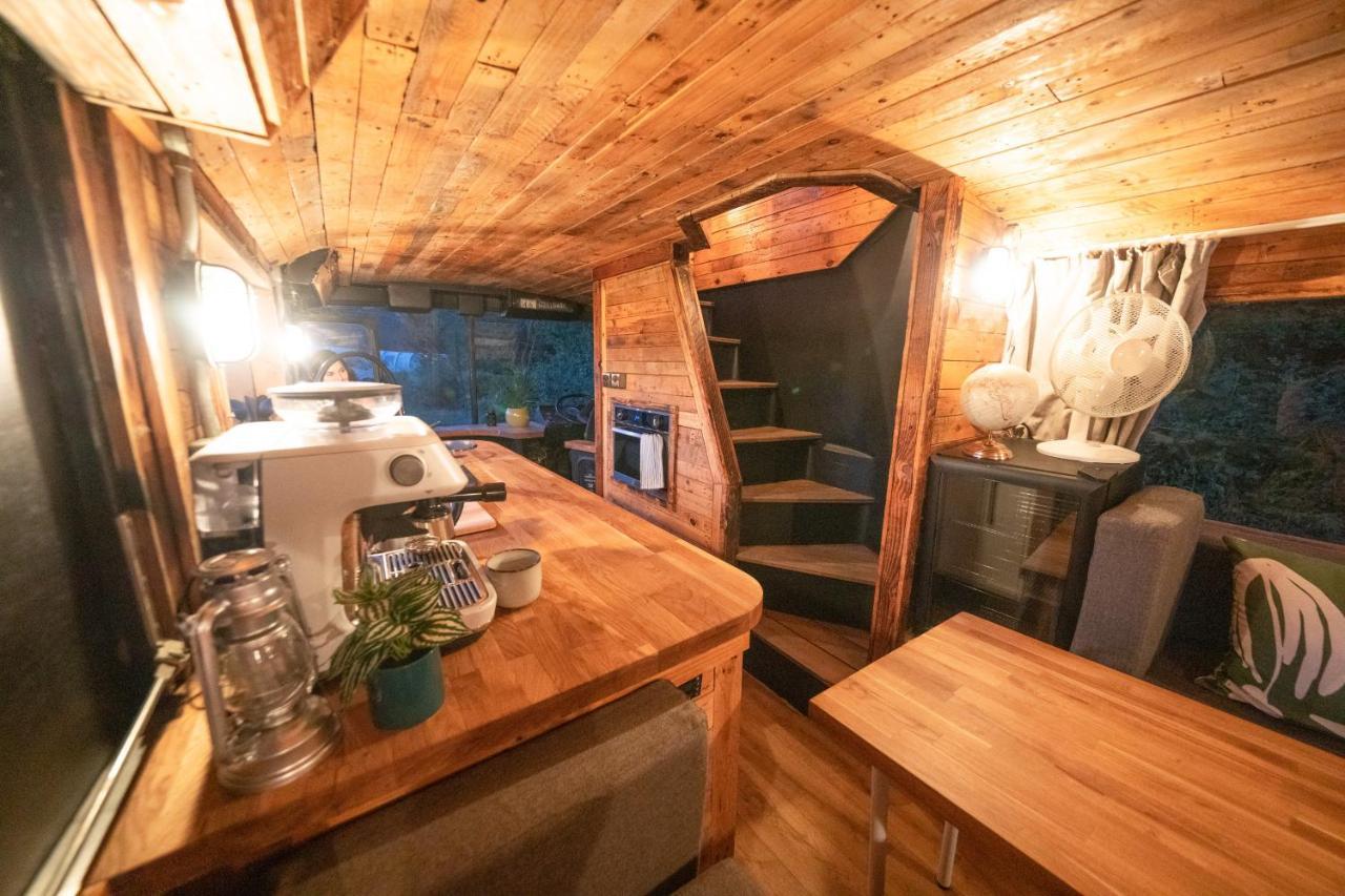 Delightful 2 Bed Double Decker Bus With Hot Tub Uckfield Exterior foto